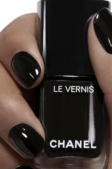 chanel limited edition le vernis in 713 pure black|Thanks to Barbie Fatigue, I’m Wearing Chanel’s Black .